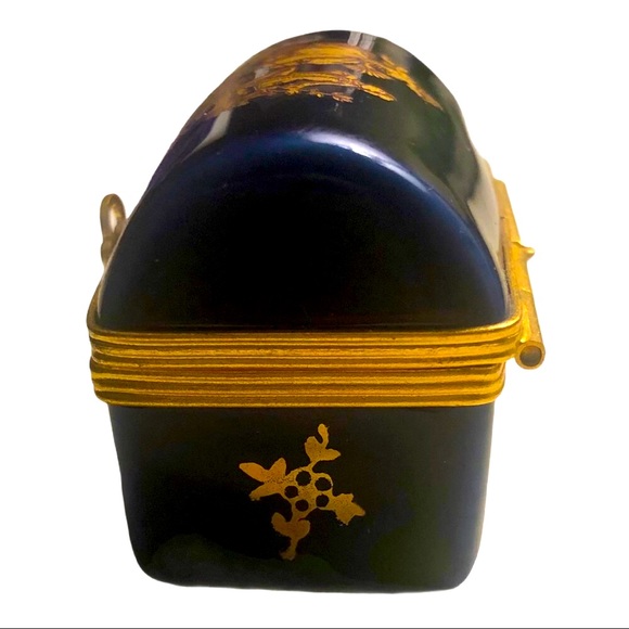 LIMOGES VINTAGE CASTEL Blue/Gold Hinge Trinket Box - Picture 4 of 7